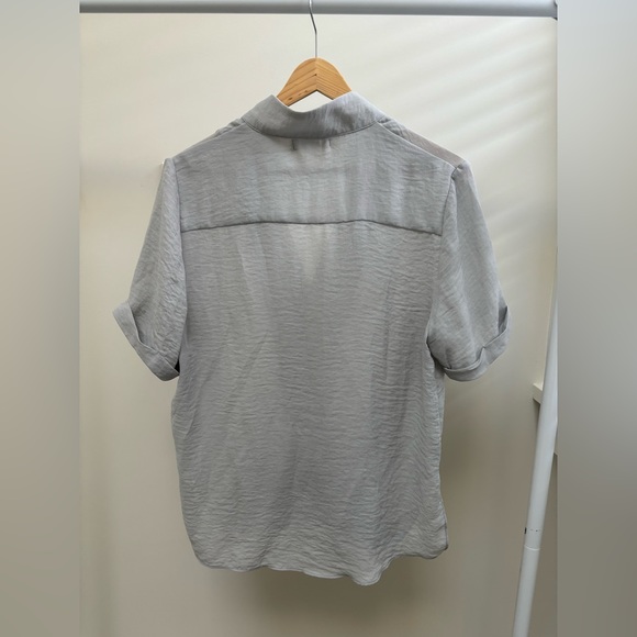 The Latest Scoop Mod Ref Blouse - Picture 3 of 5